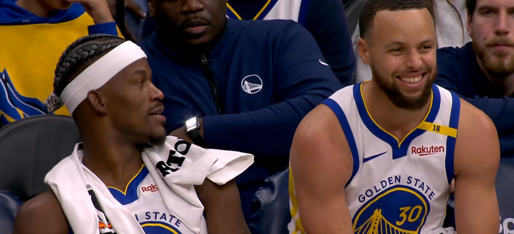 TL不断突破！，库里连续十五场比赛得分超过险胜上演精彩一战的简单介绍-爱游戏官网入口